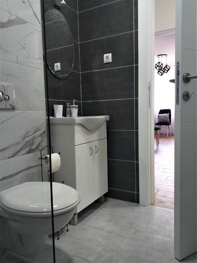 Apartman Astra Sremska Mitrovica Exteriör bild