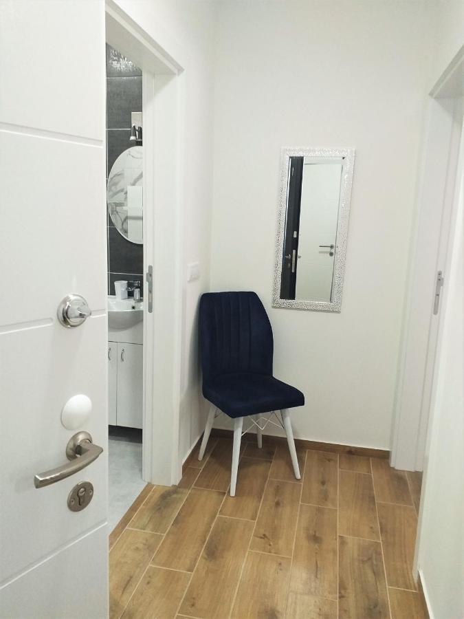 Apartman Astra Sremska Mitrovica Exteriör bild