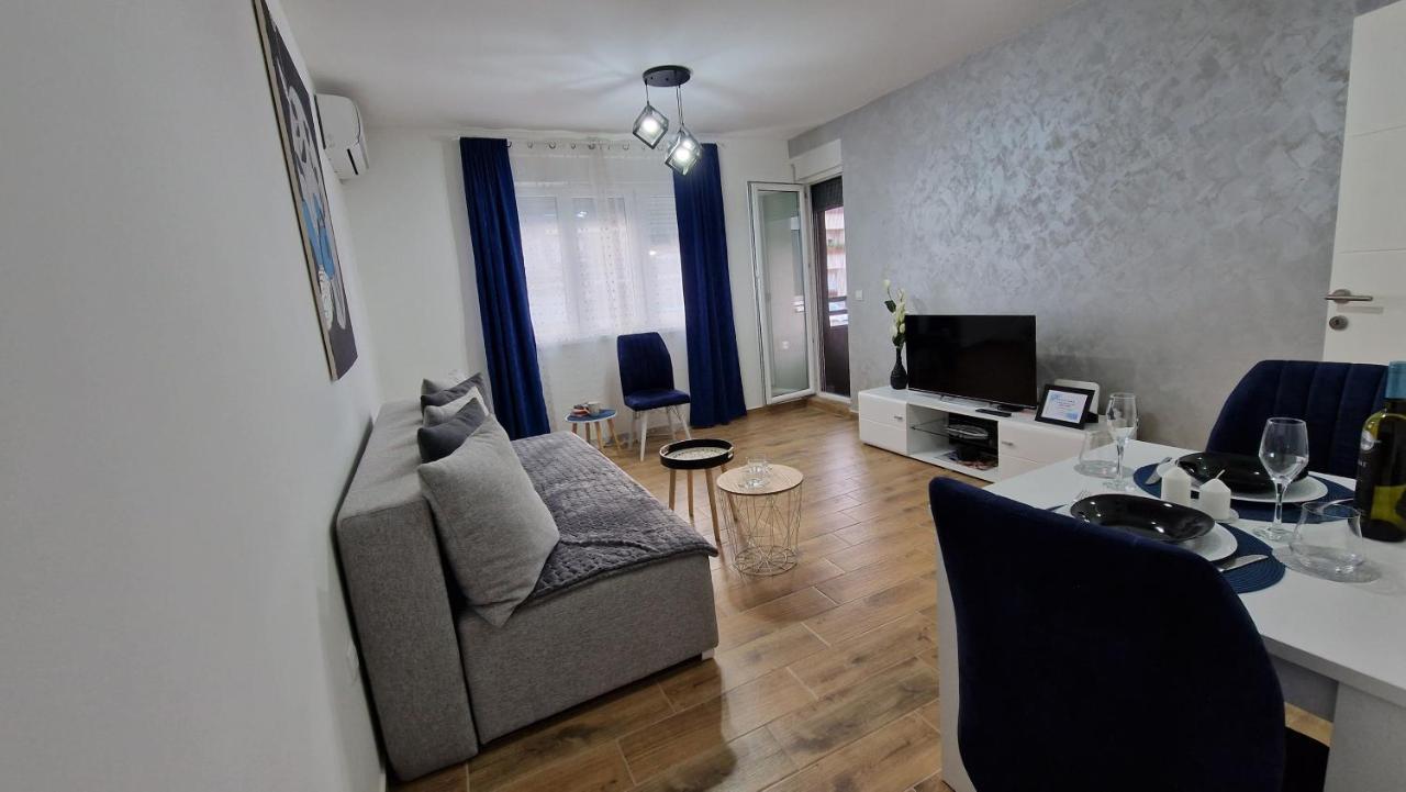 Apartman Astra Sremska Mitrovica Exteriör bild