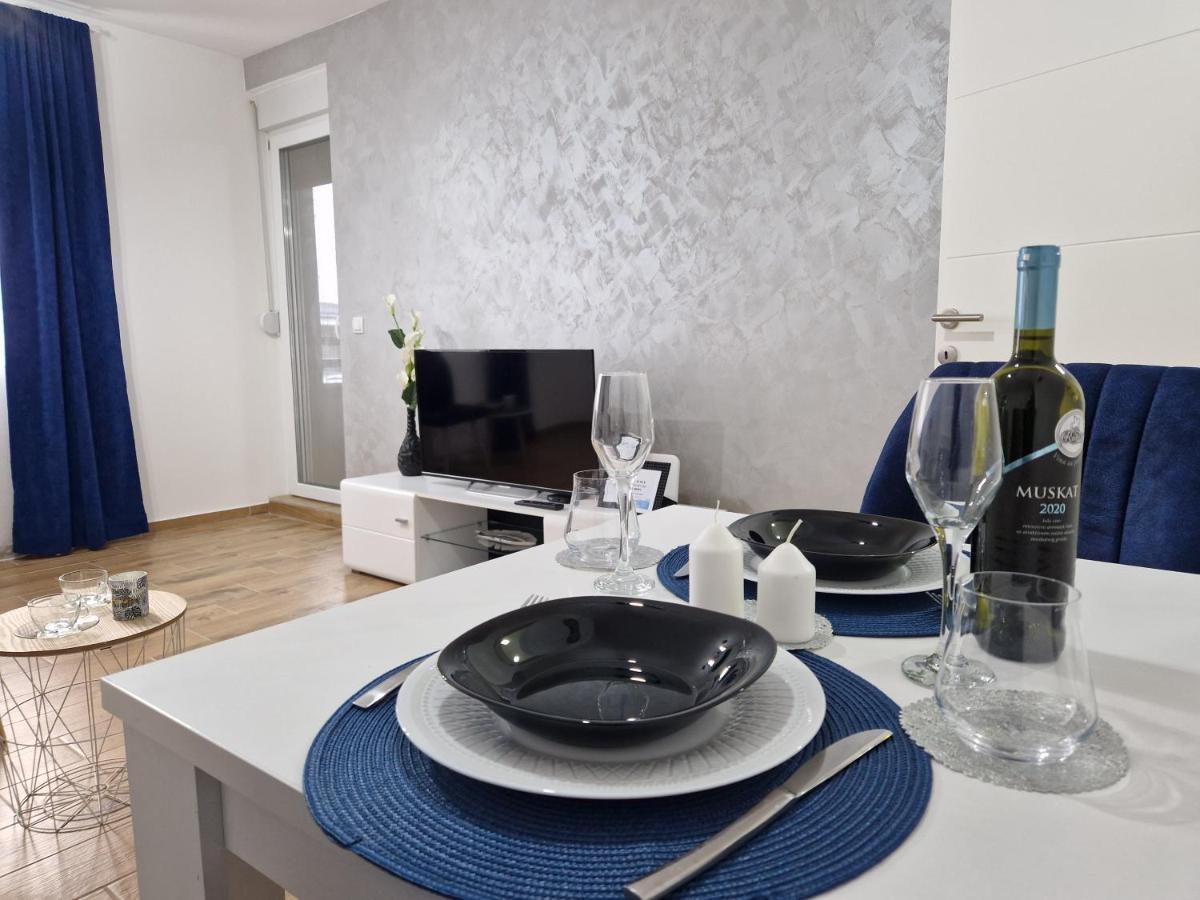 Apartman Astra Sremska Mitrovica Exteriör bild