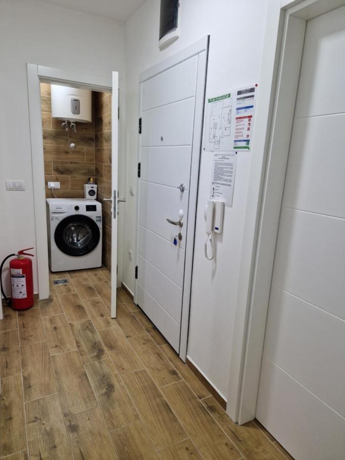 Apartman Astra Sremska Mitrovica Exteriör bild